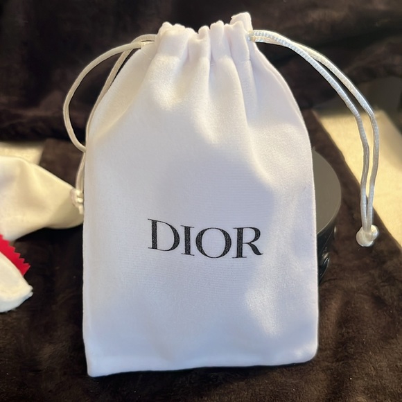 DIOR CD CRYSTAL BEE FASHION BROOCH - Picture 7 of 7